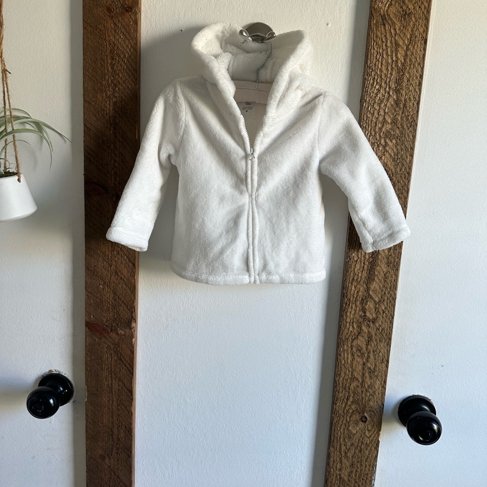 New Carter’s White Fleece Zip Hoodie Jacket 12 Months Baby
Brand new without tag